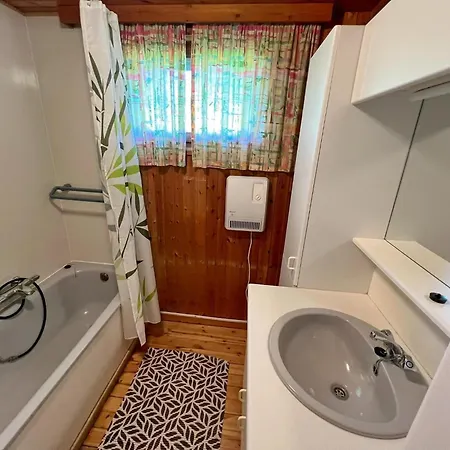 Beautiful Bungalow For 4 People With Large Garden * Septon